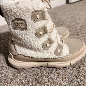 Sorel Women's Beige and Cream Boots
